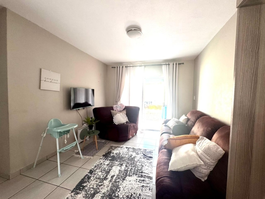 To Let 2 Bedroom Property for Rent in Waterval East North West